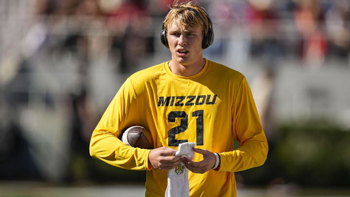 Missouri Tigers quarterback Sam Horn (21) on the field before their game versus the Georgia Bulldogs last season.