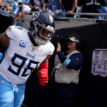 Tennessee Titans defensive tackle Jeffery Simmons (98) hits the field for warmups before the Chicago Bears game at Soldier Field in Chicago, Ill., Sunday, Sept. 8, 2024.