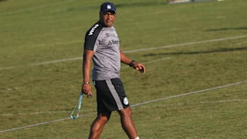 Roger Machado vive momento de turbulência junto à torcida do Grêmio