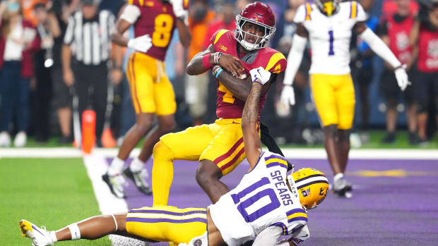 Sep 1, 2024; Paradise, Nevada, USA; Southern California Trojans running back Woody Marks (4) breaks a tackle to win the gam