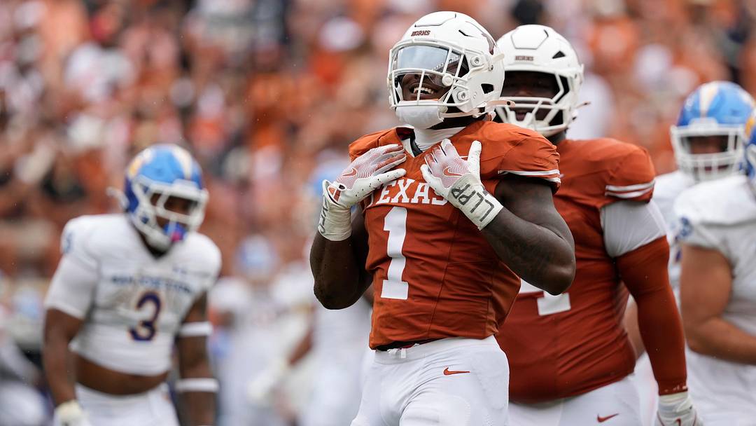 Texas Longhorns defensive lineman Colin Simmons reacts after making a tackle during the first half against the San Jose Spartans