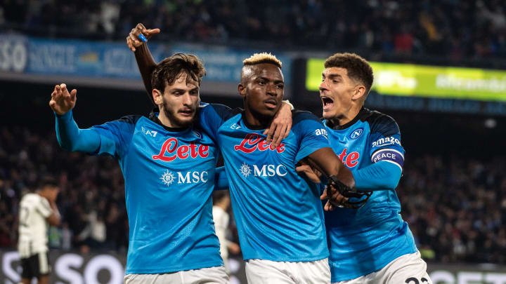Napoli meraih kemenangan telak 5-1 atas Juventus dalam lanjutan Liga Italia Napoli meraih kemenangan telak 5-1 atas Juventus dalam lanjutan Liga Italia
