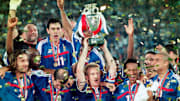 Didier Deschamps a soulevé le trophée en 2000.