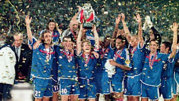 L'Equipe de France y a remporté l'Euro 2000.