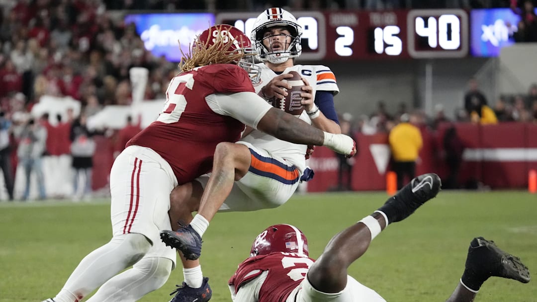 Alabama Crimson Tide defensive lineman Tim Keenan III (96)