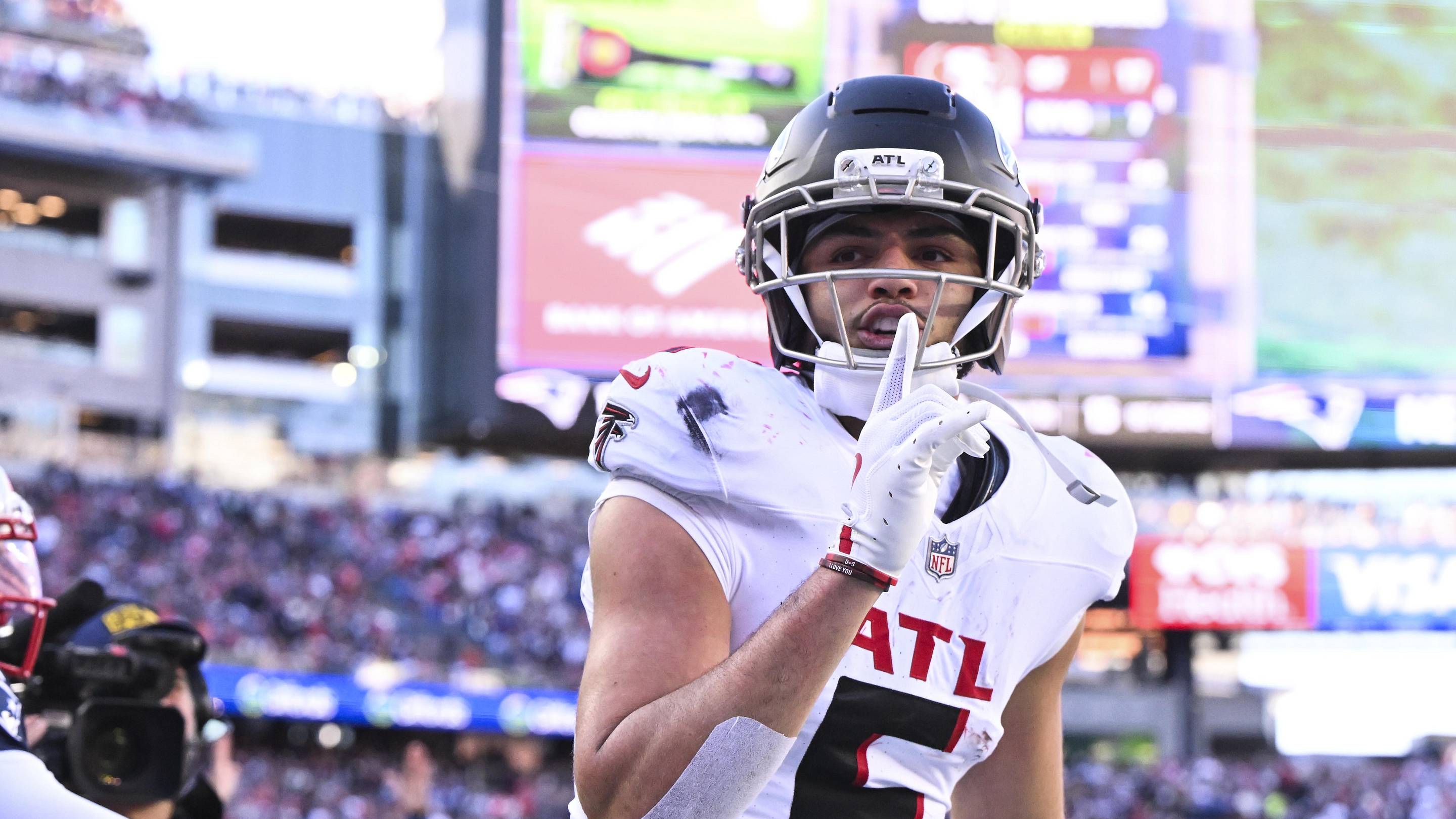 Details on Falcons WR Drake London's Massive New Contract