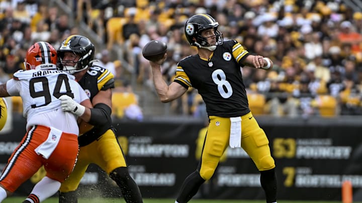 Oct 12, 2025; Pittsburgh, Pennsylvania, USA; Pittsburgh Steelers quarterback Aaron Rodgers (8) attempts to make a pass during the second quarter at Acrisure Stadium. Mandatory Credit: Barry Reeger-Imagn Images Oct 12, 2025; Pittsburgh, Pennsylvania, USA; Pittsburgh Steelers quarterback Aaron Rodgers (8) attempts to make a pass during the second quarter at Acrisure Stadium. Mandatory Credit: Barry Reeger-Imagn Images