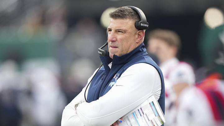 Dec 28, 2025; East Rutherford, New Jersey, USA; New England Patriots head coach Mike Vrabel during the first quarter of the game against the New York Jets at MetLife Stadium. Mandatory Credit: Robert Deutsch-Imagn Images