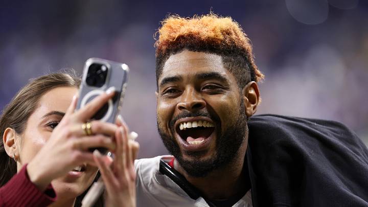 San Francisco 49ers wide receiver Jauan Jennings takes a selfie