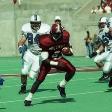 Indiana running back Jermaine Chaney runs the ball in a 1993 game at Memorial Stadium against Kentucky.