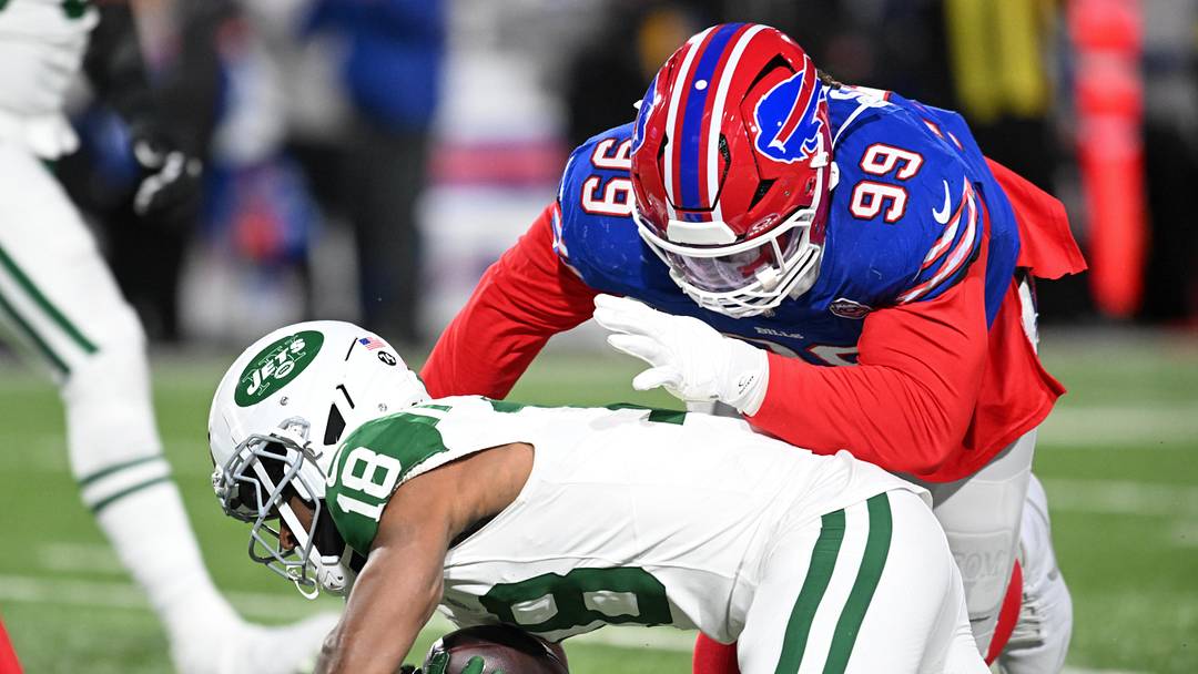 Former Buffalo Bills defensive tackle Larry Ogunjobi could be a target for the Falcons Former Buffalo Bills defensive tackle Larry Ogunjobi could be a target for the Falcons