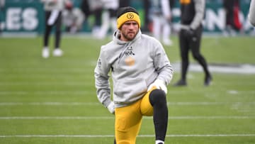 Dec 15, 2024; Philadelphia, Pennsylvania, USA; Pittsburgh Steelers linebacker T.J. Watt (90) during warmups against the Philadelphia Eagles at Lincoln Financial Field. 
