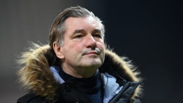 Michael Zorc spricht von einem ungleichen Meisterrennen
