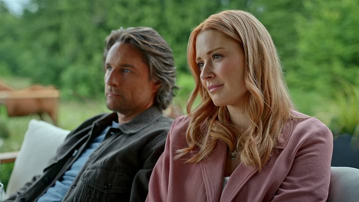 Virgin River S7. (L to R) Martin Henderson as Jack Sheridan and Alexandra Breckenridge as Melinda Monroe in Episode #710 of Virgin River S7