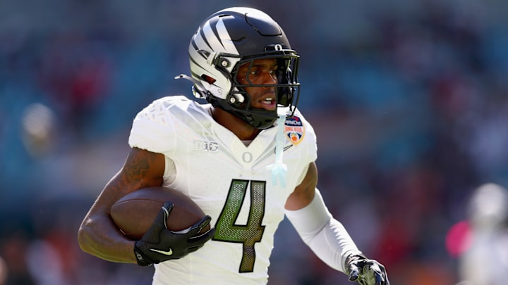 Oregon wide receiver Malik Benson