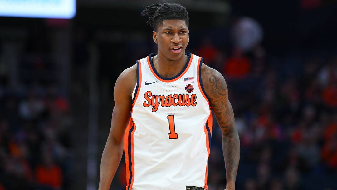Nov 12, 2024; Syracuse, New York, USA; Syracuse Orange forward Donnie Freeman (1) reacts to a play against the Colgate Raiders during the second half at the JMA Wireless Dome. Mandatory Credit: Rich Barnes-Imagn Images Nov 12, 2024; Syracuse, New York, USA; Syracuse Orange forward Donnie Freeman (1) reacts to a play against the Colgate Raiders during the second half at the JMA Wireless Dome. Mandatory Credit: Rich Barnes-Imagn Images