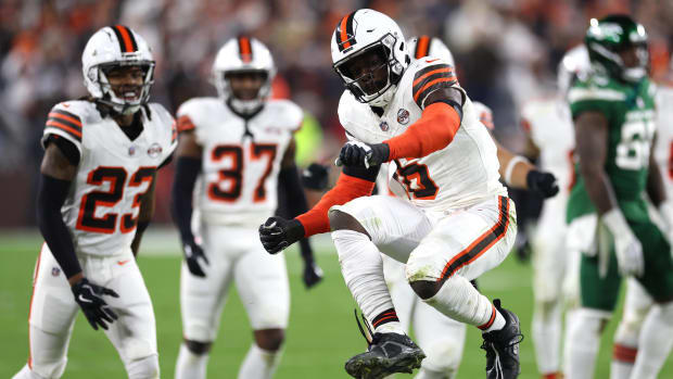 Dec 28, 2023; Cleveland, Ohio, USA; Cleveland Browns linebacker Jeremiah Owusu-Koramoah (6) celebrates after a tackle against