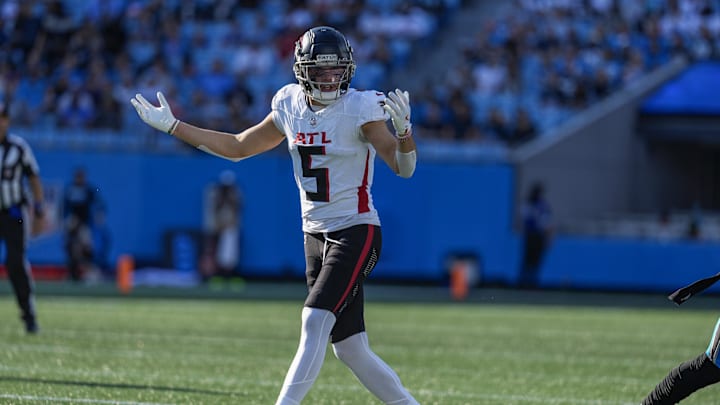 Oct 13, 2024; Charlotte, North Carolina, USA; Atlanta Falcons wide receiver Drake London (5) questions a call during the first quarter against the Carolina Panthers at Bank of America Stadium. Mandatory Credit: Jim Dedmon-Imagn Images