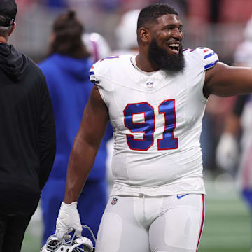 Buffalo Bills defensive tackle Ed Oliver warms up prior to a game against the Atlanta Falcons at Mercedes-Benz Stadium.