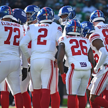 New York Giants huddle