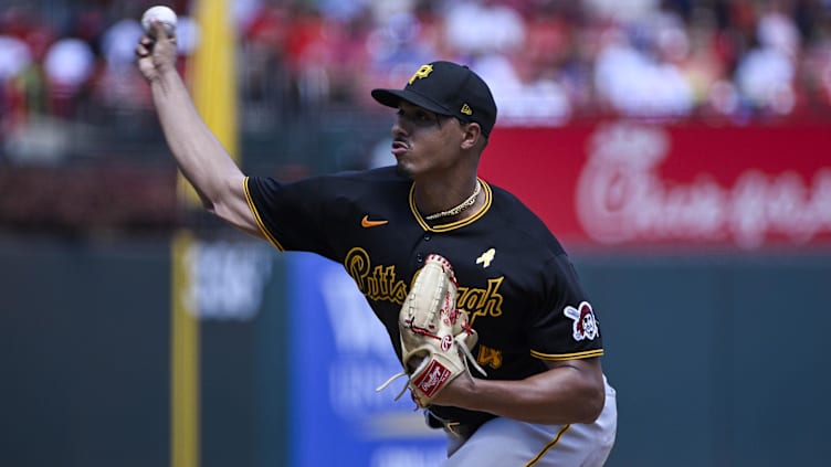 Sep 3, 2023; St. Louis, Missouri, USA;  Pittsburgh Pirates starting pitcher Johan Oviedo (24)