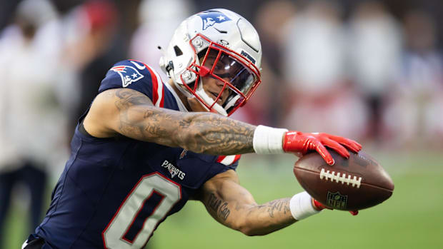 Dec 15, 2024; Glendale, Arizona, USA; New England Patriots cornerback Christian Gonzalez (0) against the Arizona Cardinals at