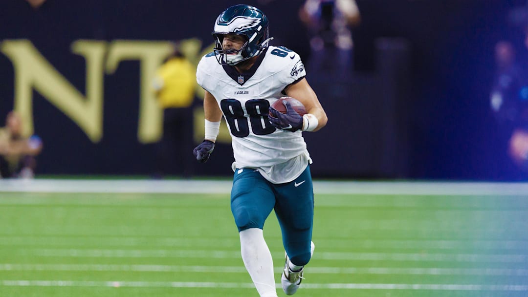 Sep 22, 2024; New Orleans, Louisiana, USA; Philadelphia Eagles tight end Dallas Goedert (88) catches a pass for 31 yards against the New Orleans Saints during the second half at Caesars Superdome. Mandatory Credit: Stephen Lew-Imagn Images