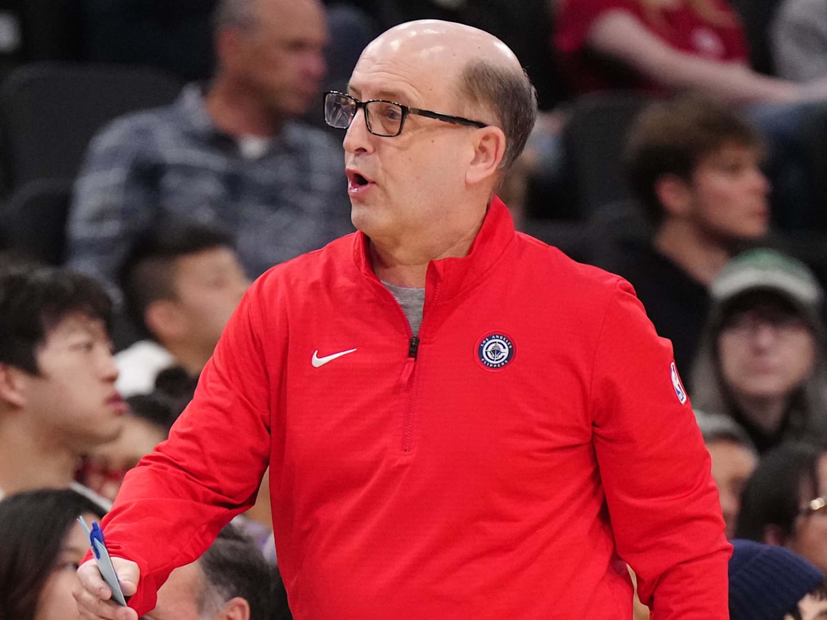 Former New York Knicks Coach Taking Leave From Los Angeles Clippers