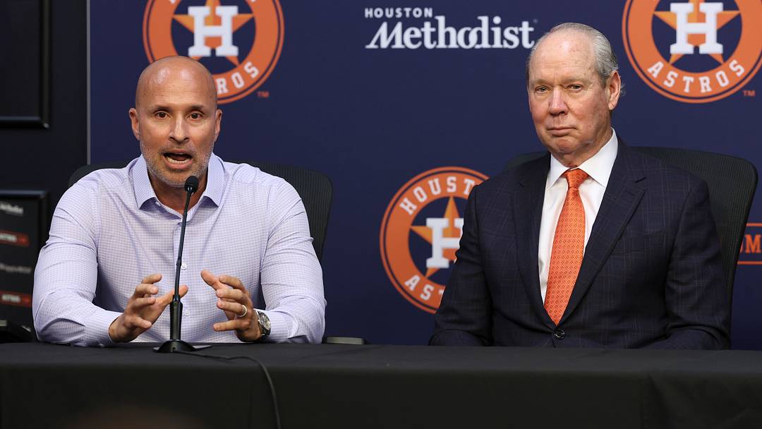 Astros manager Joe Espada (left) and owner Jim Crane. Credit: Troy Taormina-Imagn Images