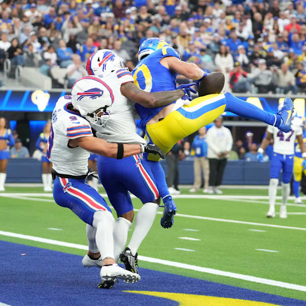 Taylor Rapp and Rasul Douglas collide Taylor Rapp and Rasul Douglas collide