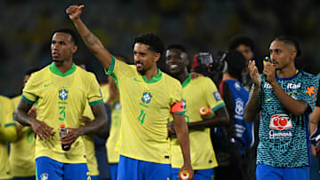 Gabriel Magalhães foi cortado, Marquinhos deixou o treino mais cedo e Raphinha ainda não se apresentou