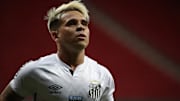 Novo camisa 10 do Santos, Soteldo retornou ao Brasil com moral 