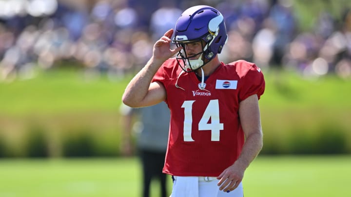 Minnesota Vikings quarterback Sam Darnold warms up during practice at Vikings training camp in Eagan, MN.