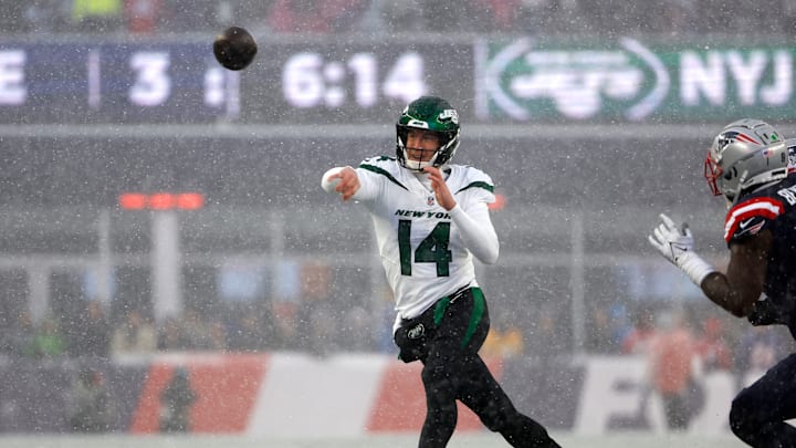 New York Jets v New England Patriots