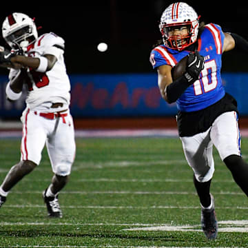 Washington Township's Jaylen Robinson runs the ball in for a touchdown during the 4th quarter of the Central Jersey Group 5 football semifinal playoff game between Washington Township and Rancocas Valley played at Washington Township High School on Friday, November 7, 2025. Washington Township defeated Rancocas Valley, 44-26.