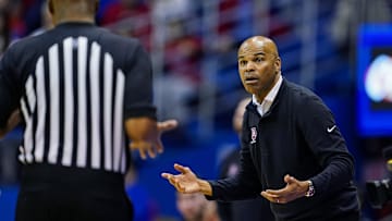 Harvard Crimson head coach Tommy Amaker 