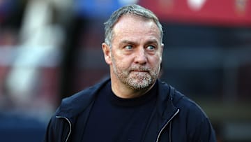 Hansi Flick réfléchirait à partir.