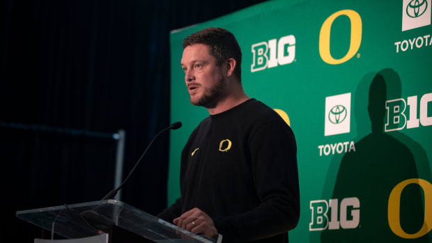 Oregon Ducks Coach Dan Lanning