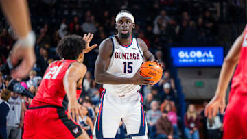 Gonzaga Bulldogs forward Graham Ike (15).