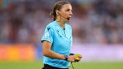 Stéphanie Frappart arbitrera durant la Coupe du monde 2022.