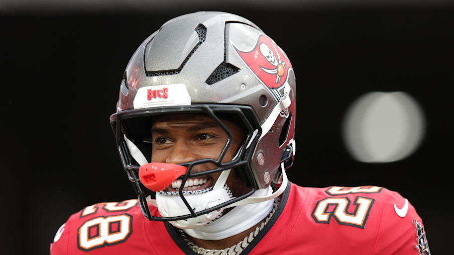 Tampa Bay Buccaneers safety Shilo Sanders takes the field for warmups before a preseason game against the Tennessee Titans. | Nathan Ray Seebeck-Imagn Images