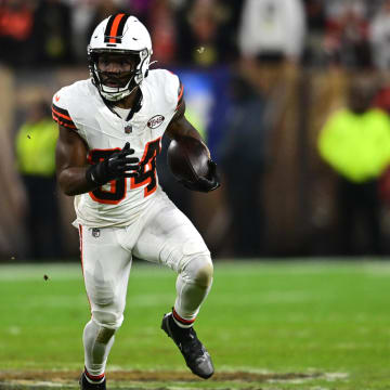 Dec 28, 2023; Cleveland, Ohio, USA; Cleveland Browns running back Jerome Ford (34) runs the ball against the New York Jets during the first half at Cleveland Browns Stadium. Mandatory Credit: Ken Blaze-USA TODAY Sports