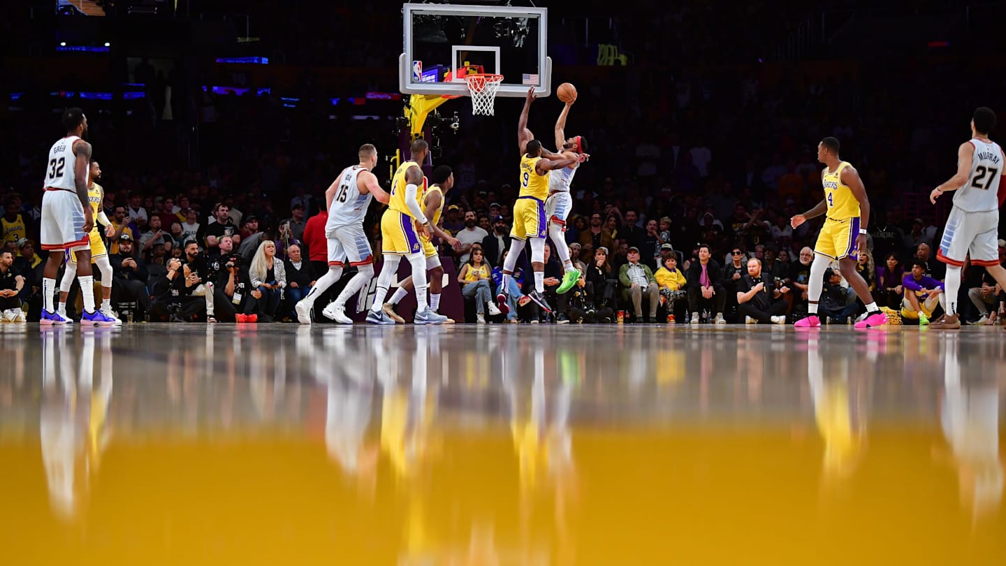 Former Lakers Big Man Signs with Major East Contender
