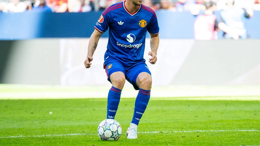 Mason Mount in preseason action for Man Utd. 