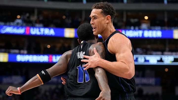 Dallas Mavericks, Kyrie Irving, Dwight Powell