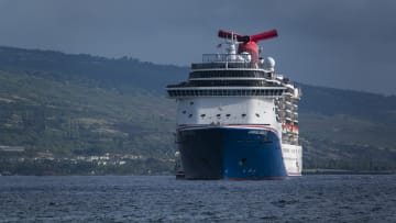 Carnival Miracle In Hawaii