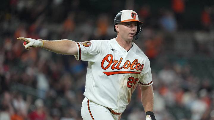 Pete Alonso's Top 3 Sales in Honor of 300 Home Runs