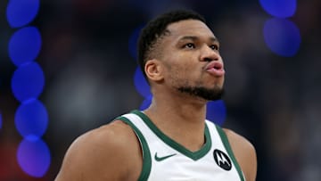 Milwaukee Bucks v Los Angeles Clippers