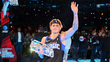 Mac McClung cuando ganó el Concurso de Clavadas de la NBA en 2024 