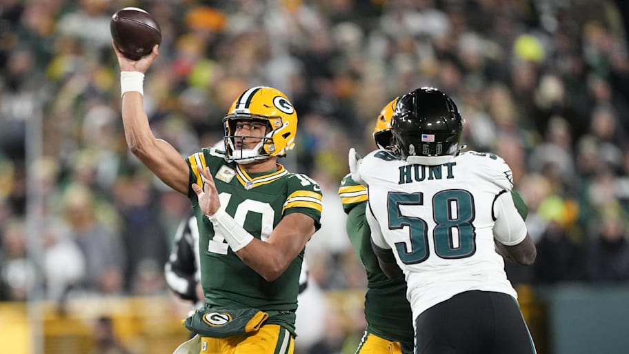 Jordan Love and the Packers’ offense struggled against the Eagles.